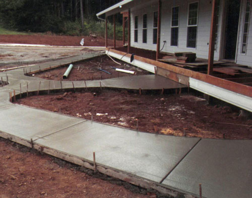 Как сделать бетонную дорожку на даче