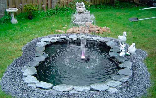 Для работы фонтана необходимо наполнить водой достаточно глубокую емкость